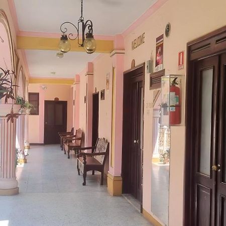 Hotel Chaparral باناخاتشيل المظهر الخارجي الصورة